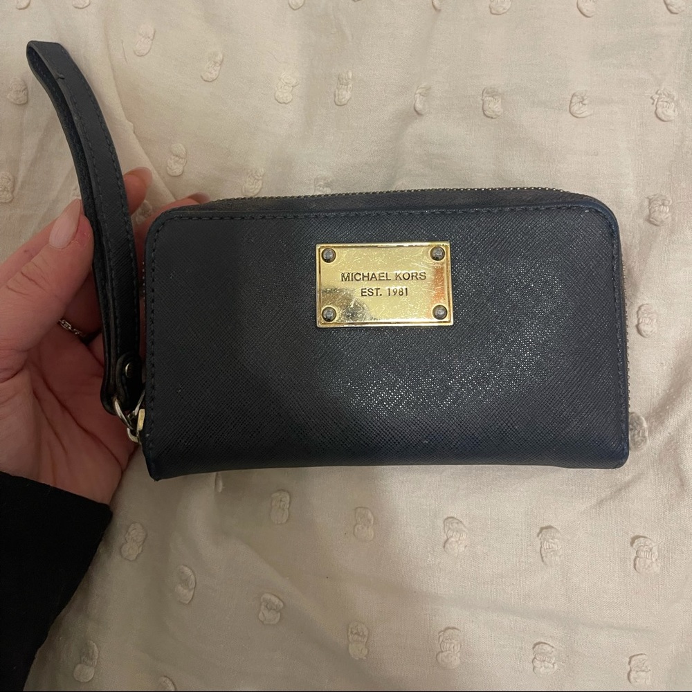 Michael Kors wristlet wallet